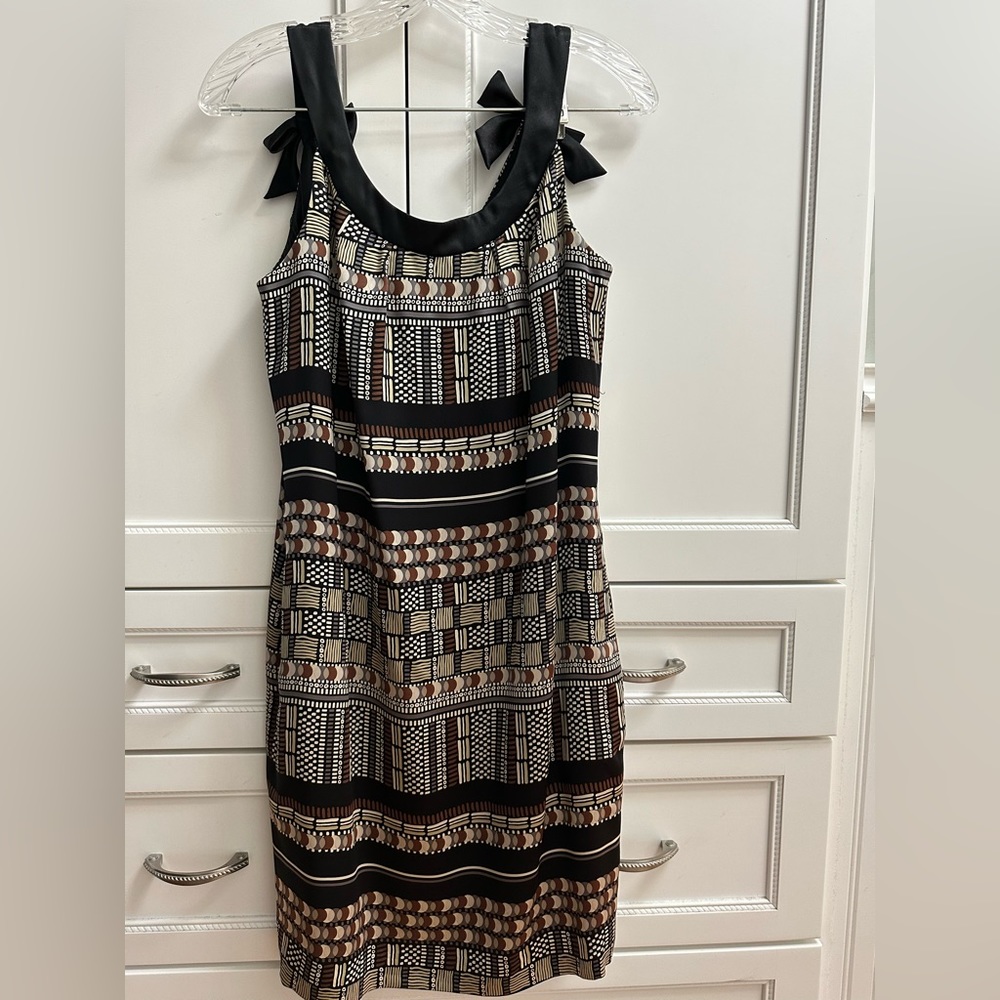Carmen Marc Vavlo size 4 silk dress